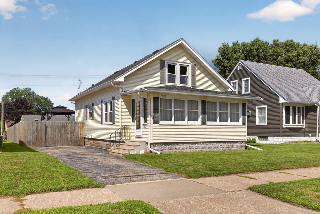 1420 19th St S, La Crosse