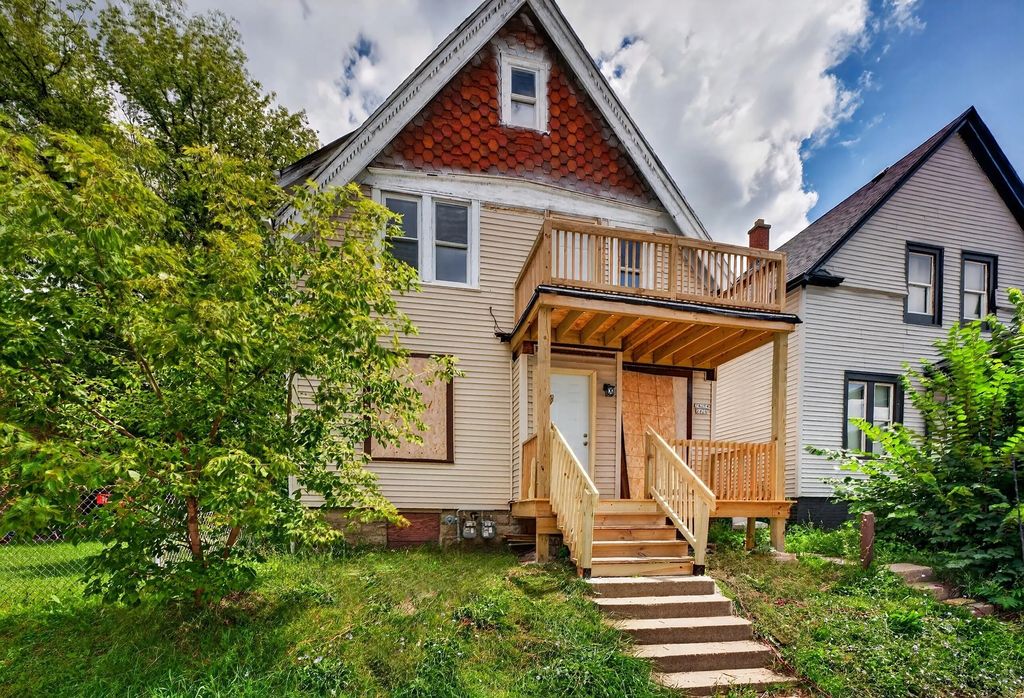 2420 N 35th St, Milwaukee