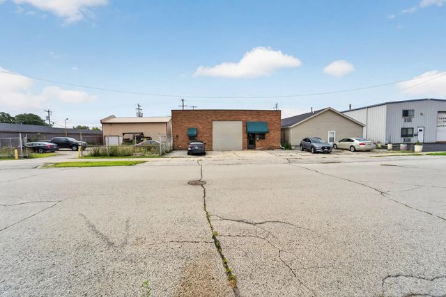 3645 E Mallory Ave, Cudahy