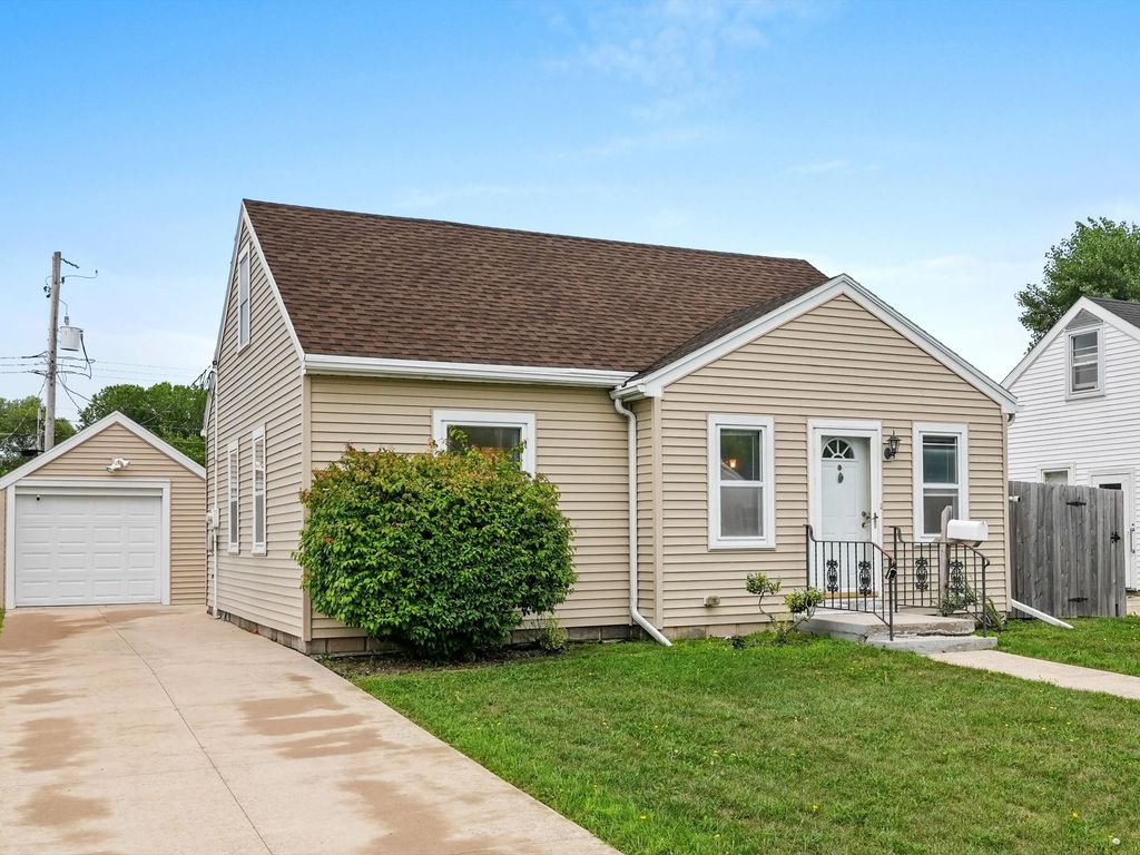 419 S 30th St, Manitowoc
