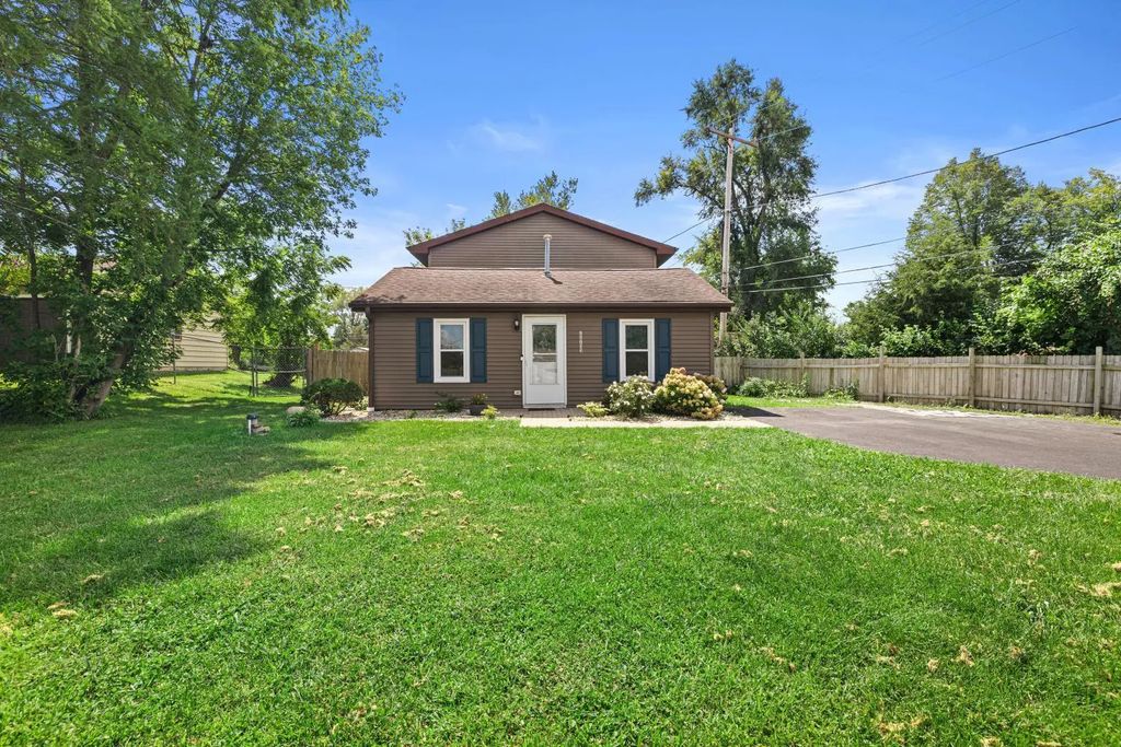 26733 105th St, Salem Lakes