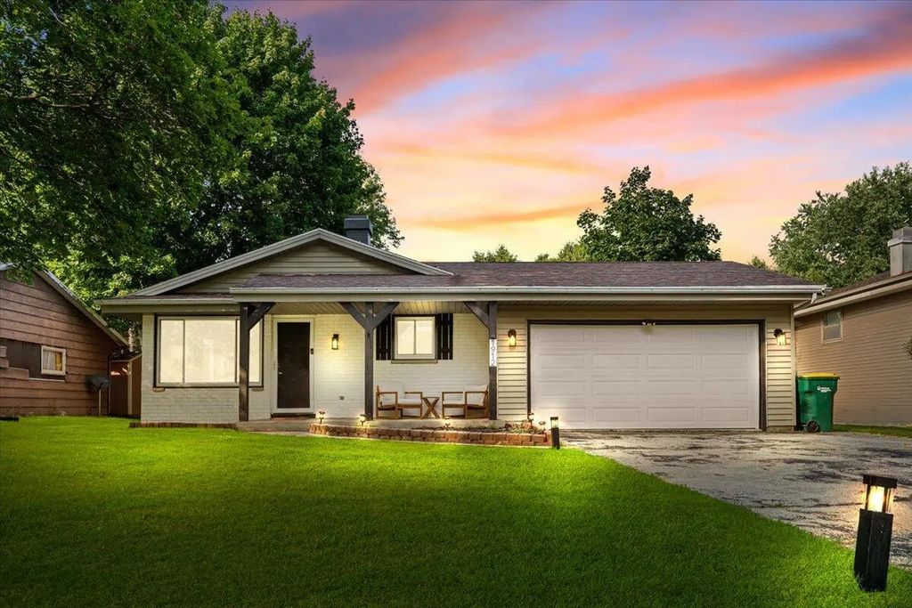 1912 Jefferson St, West Bend