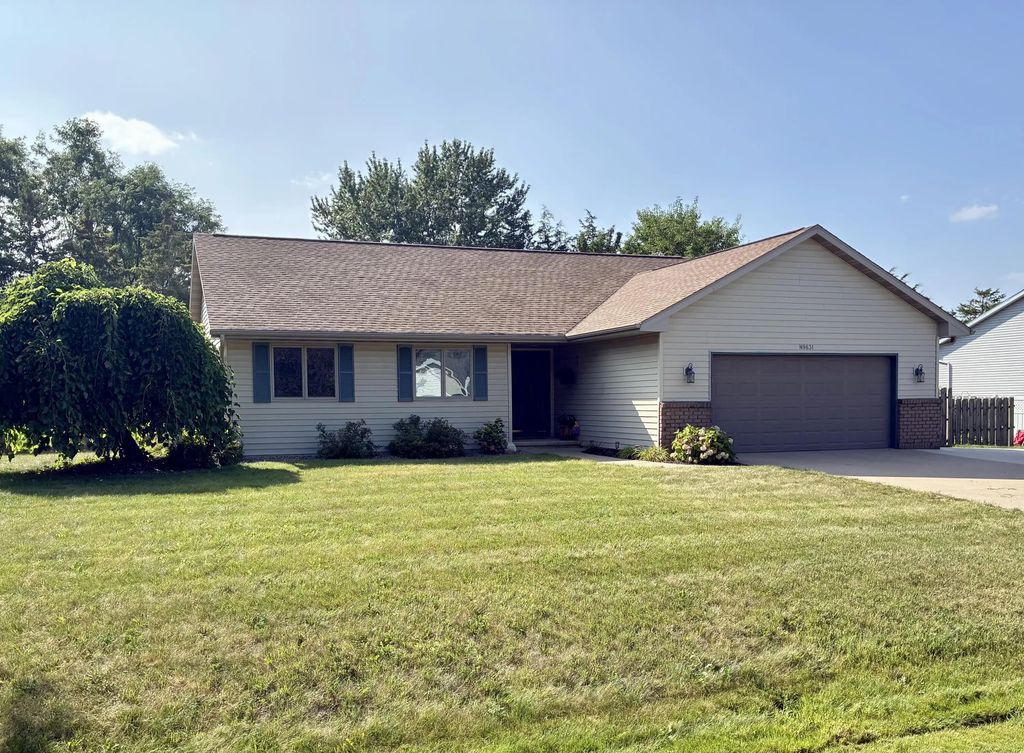 N9631 Emerald Ln, Harrison