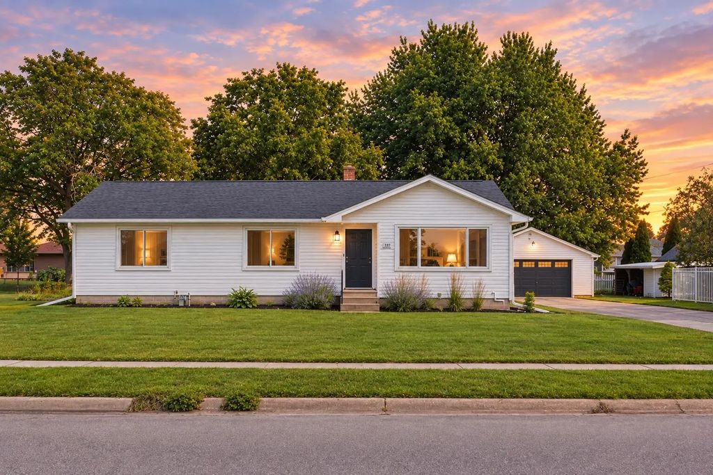 323 Mark St N, West Salem