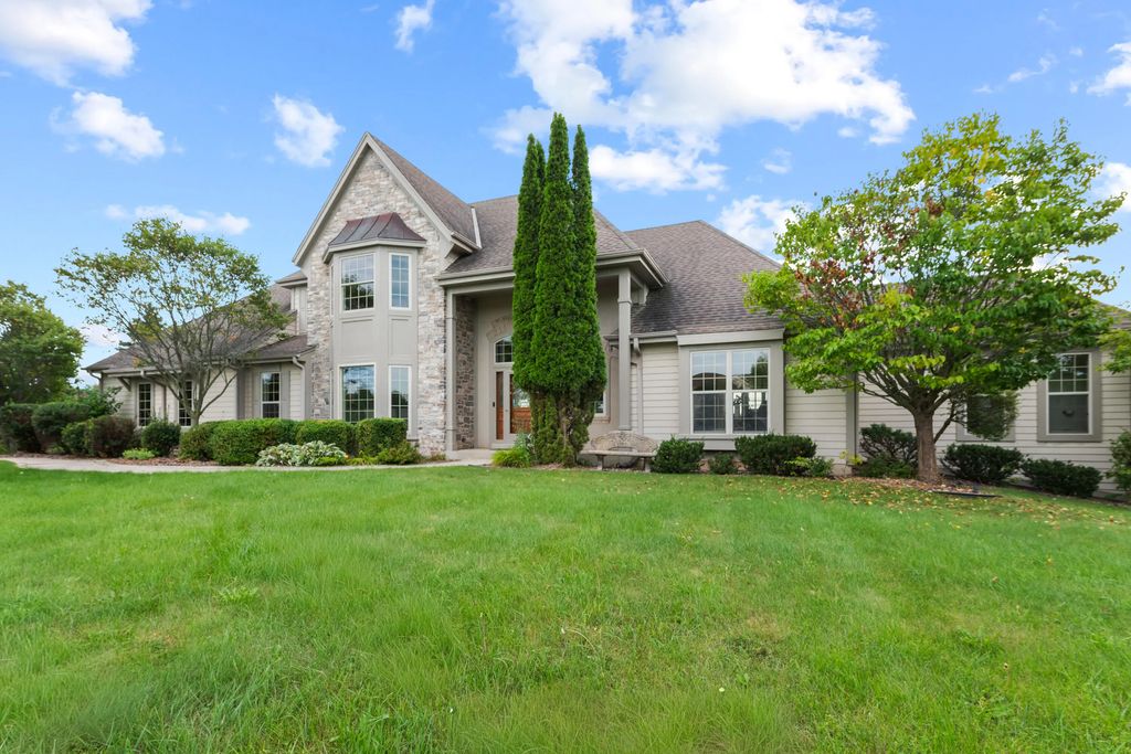1183 Aspen Ct, Grafton