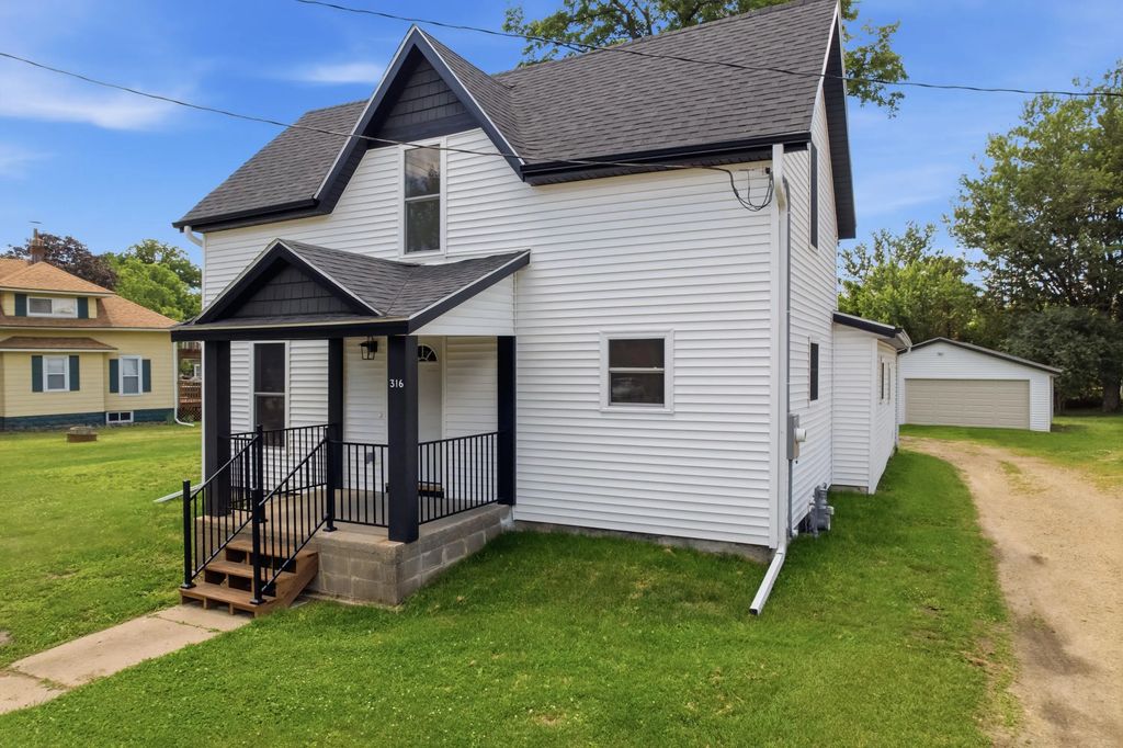316 N Court St, Sparta