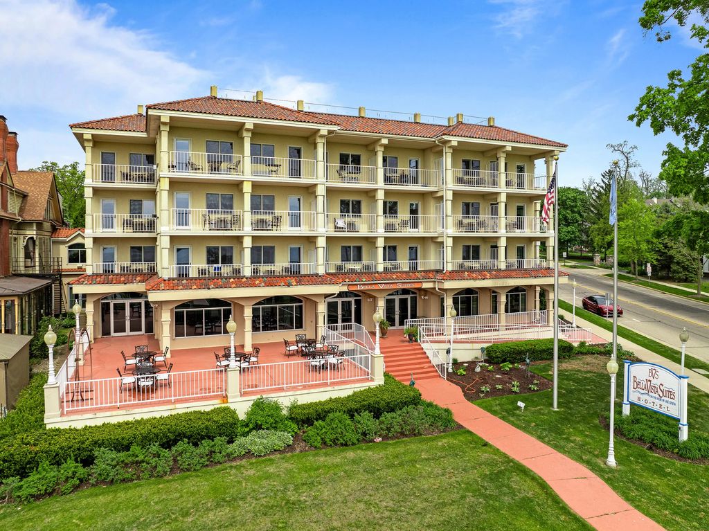 335 Wrigley Dr 412, Lake Geneva