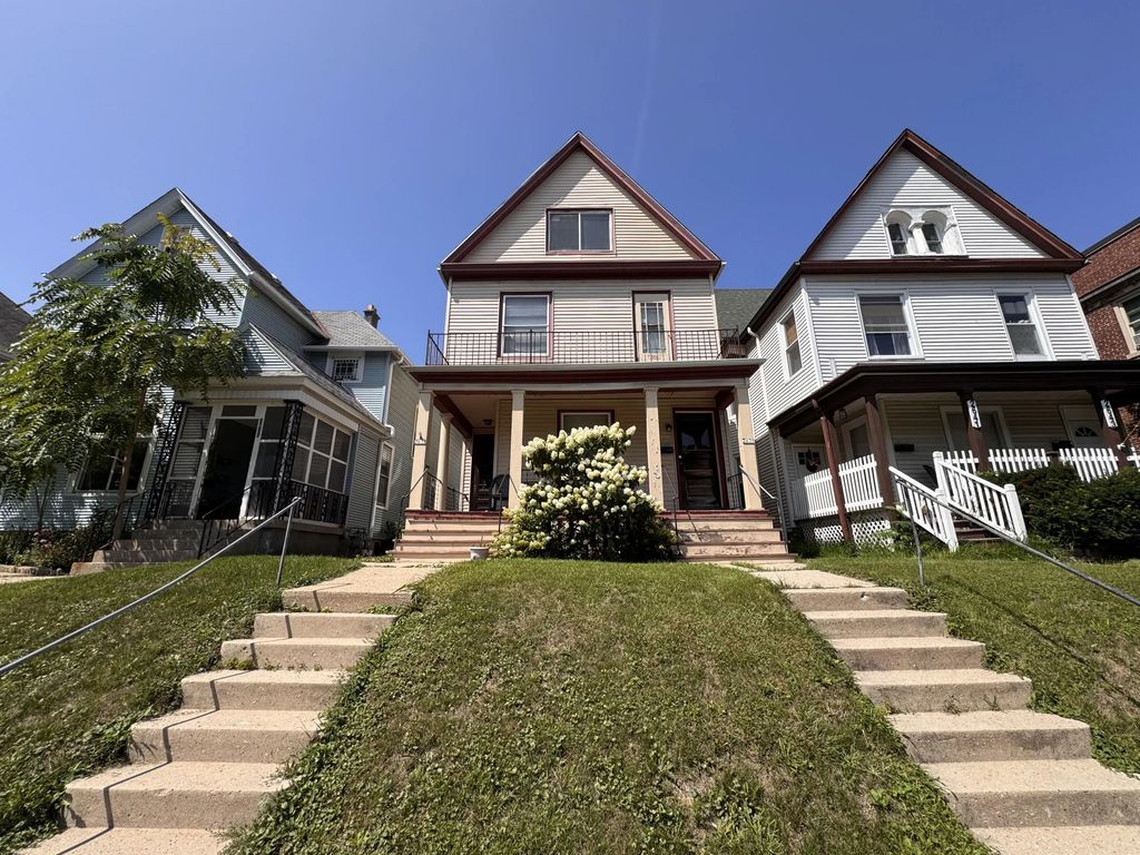 2637 N Oakland Ave 2639, Milwaukee