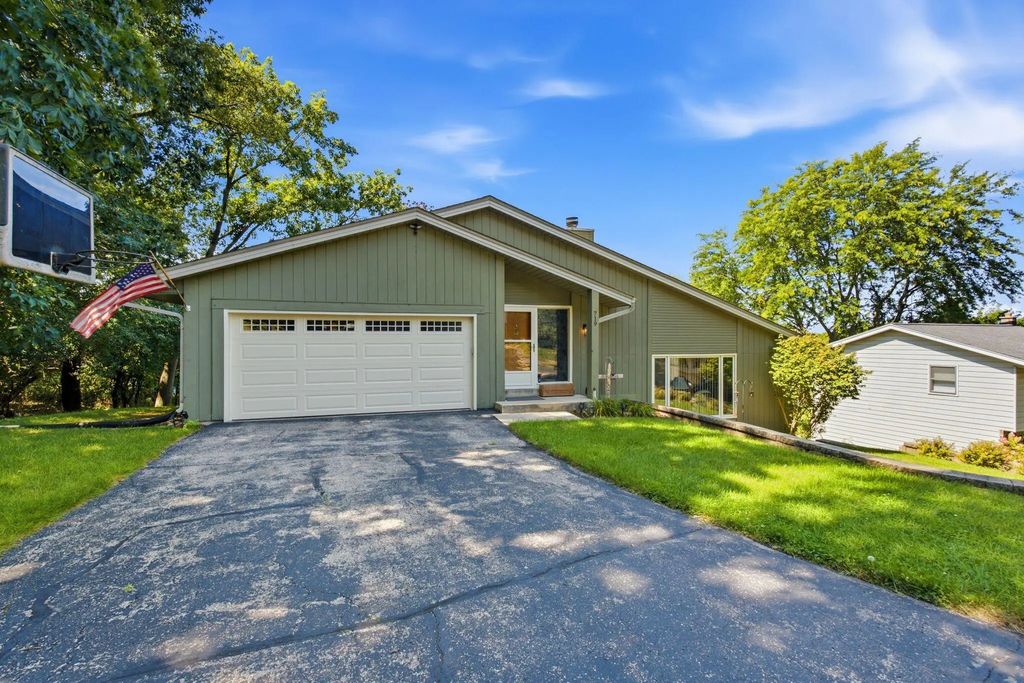 719 Wexford Way, Hartland