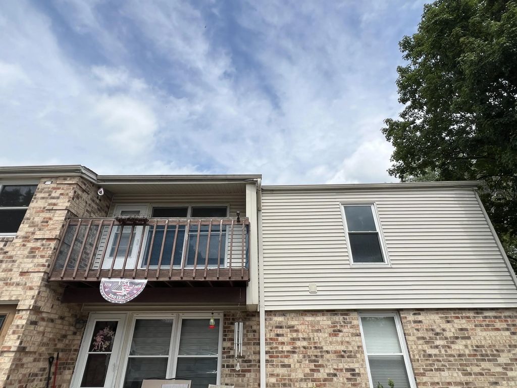 N114w16680 Crown Dr 6, Germantown