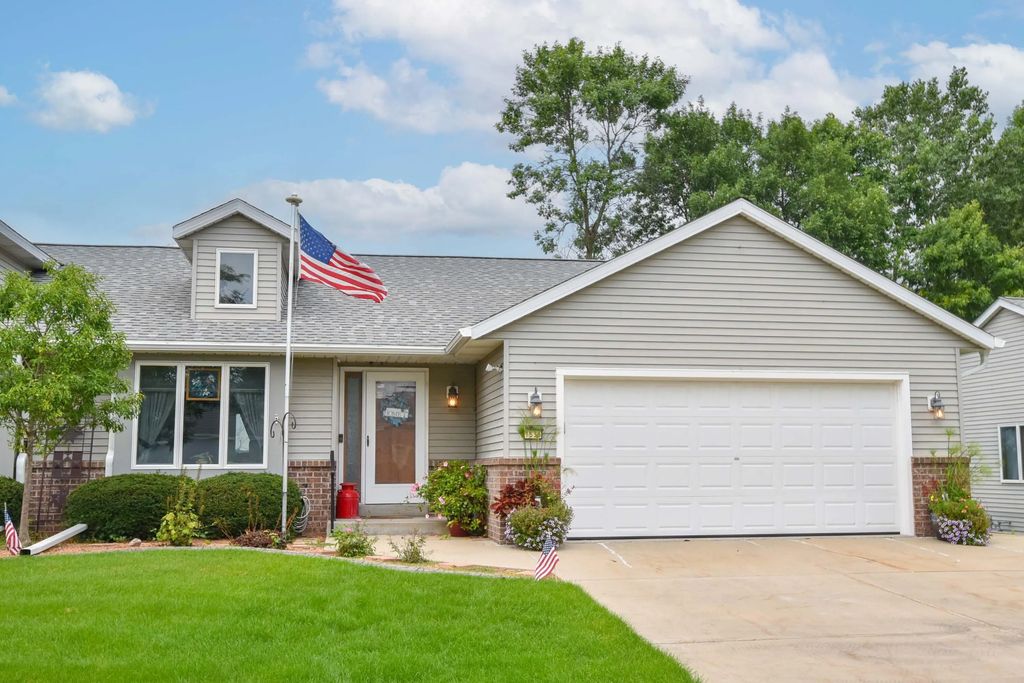 1536 Nature Trl, Hartford