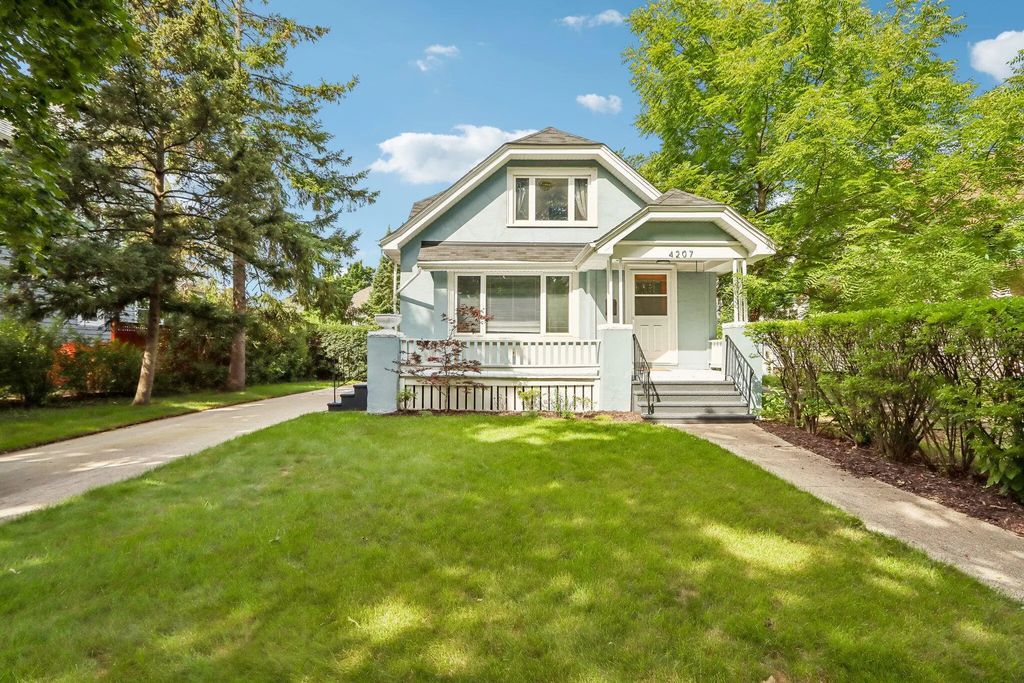 4207 N Murray Ave, Shorewood