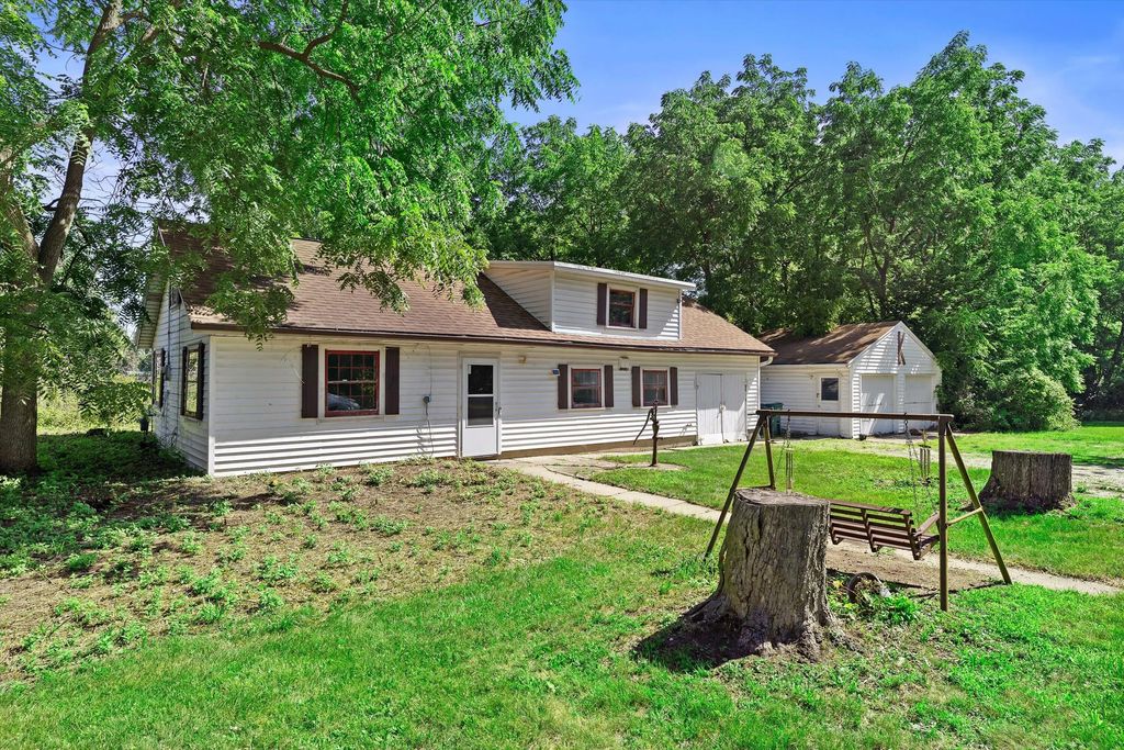 W156n7968 Pilgrim Rd, Menomonee Falls
