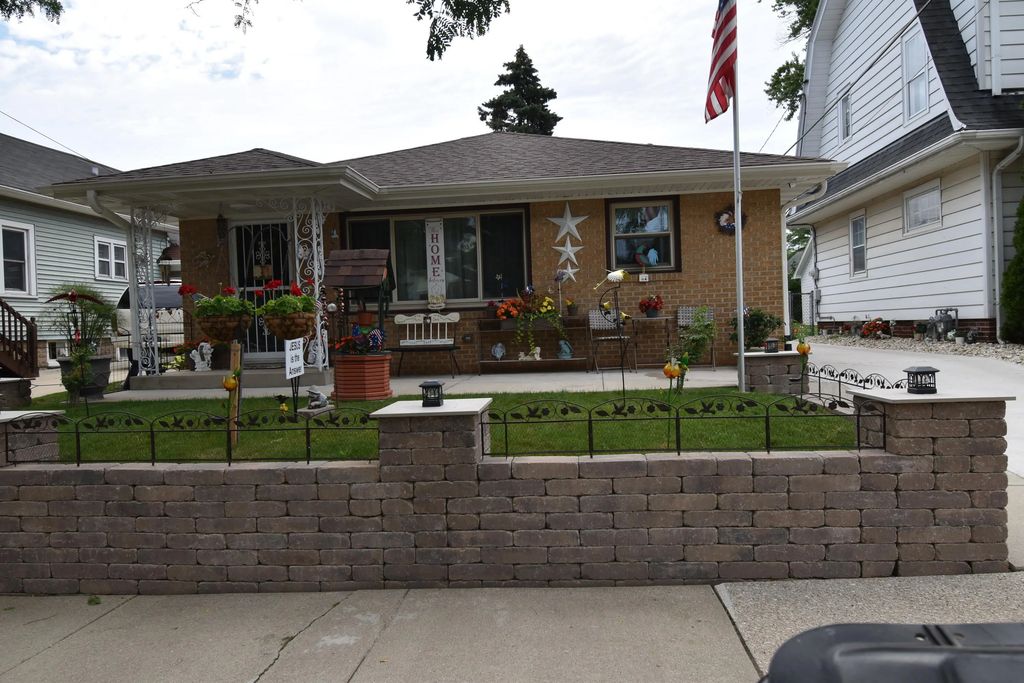 609 Blaine Ave, Racine
