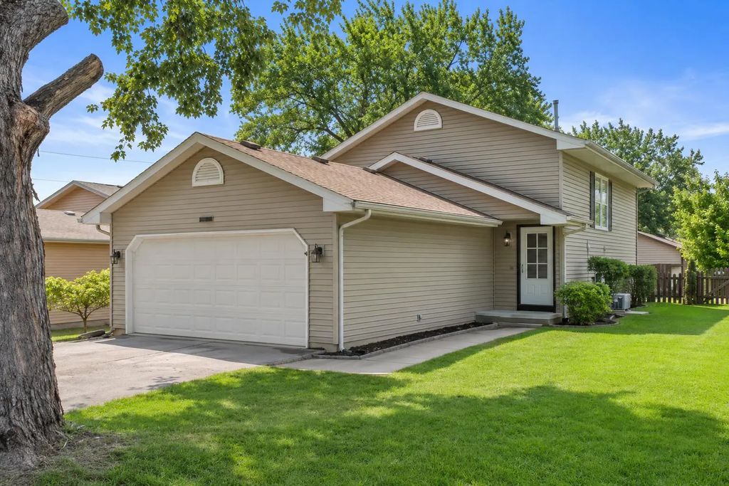 23811 126th St, Salem Lakes