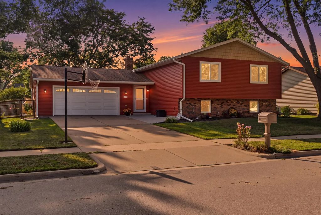 1211 Oak Ave N, Onalaska