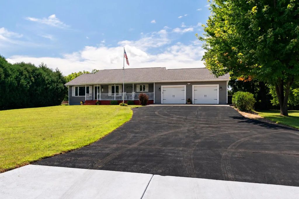 316 Gaarder Rd E, Holmen