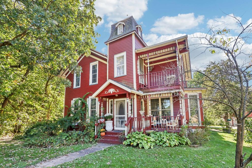 238 S Oak St, Lake Mills