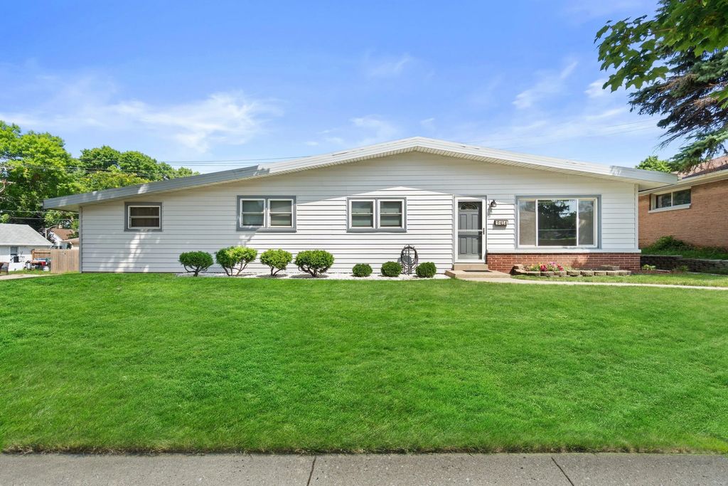 9414 W Oklahoma Ave, West Allis