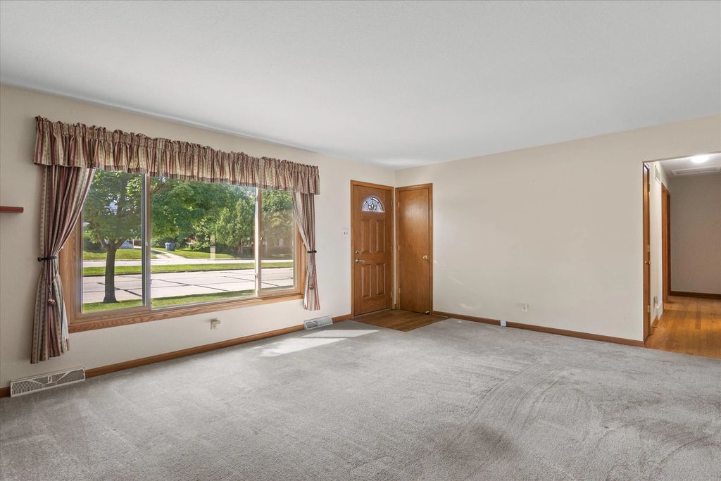 9414 W Oklahoma Ave, West Allis