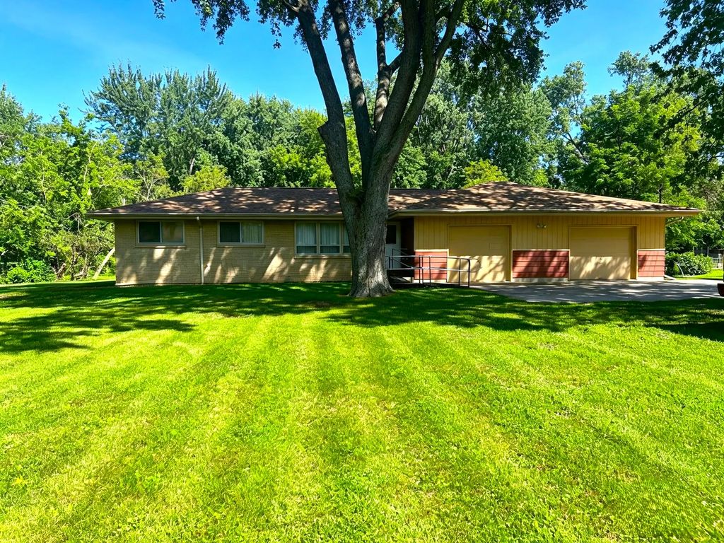 10529 22nd Ave, Pleasant Prairie