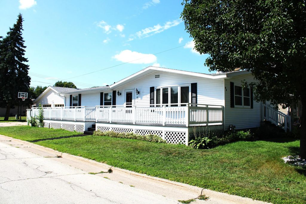 83 Fairfax St, Winona