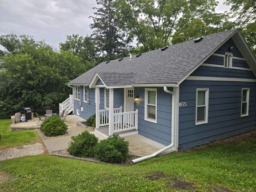 1308 E Lake Shore Dr, Twin Lakes