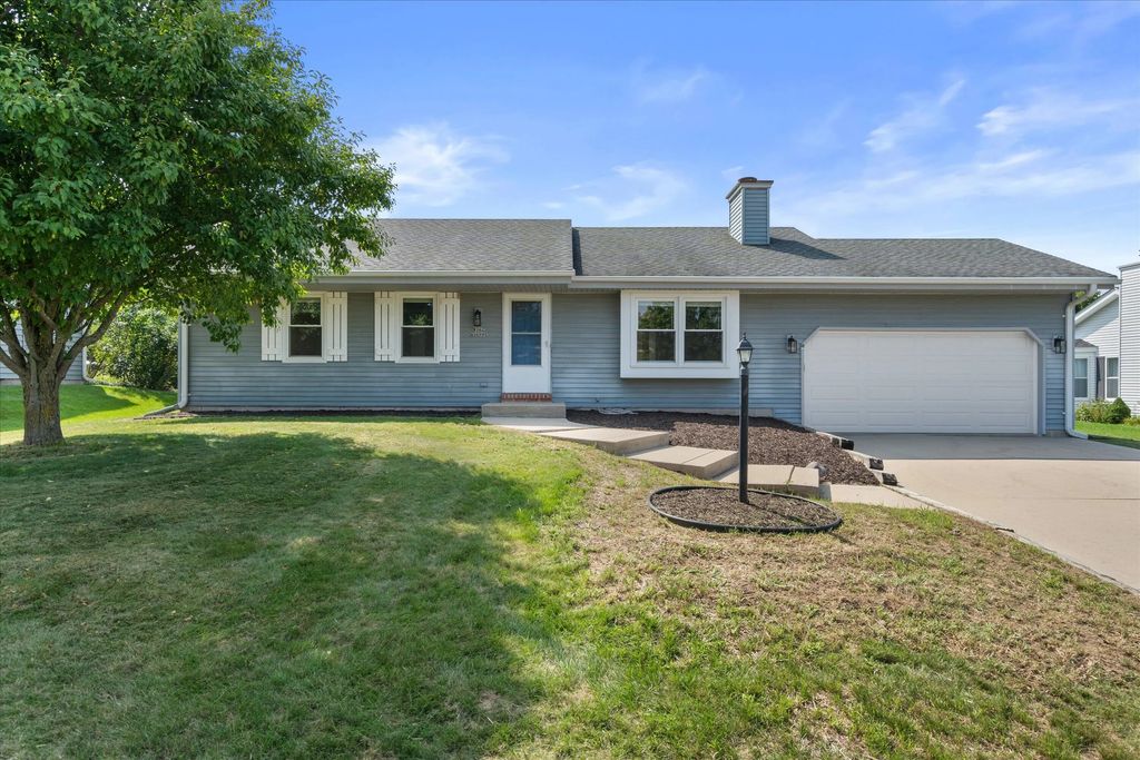 W162n10591 Auburn Ln, Germantown
