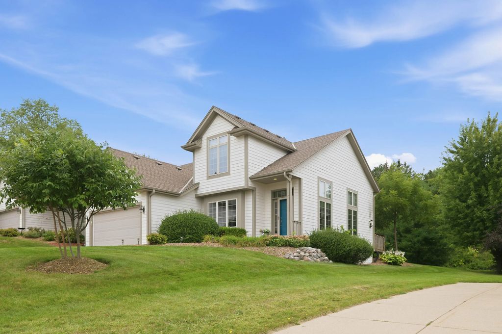 3610 Oak Valley Ln, Waukesha