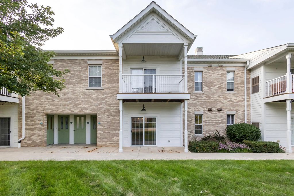2704 Northview Rd 148, Waukesha