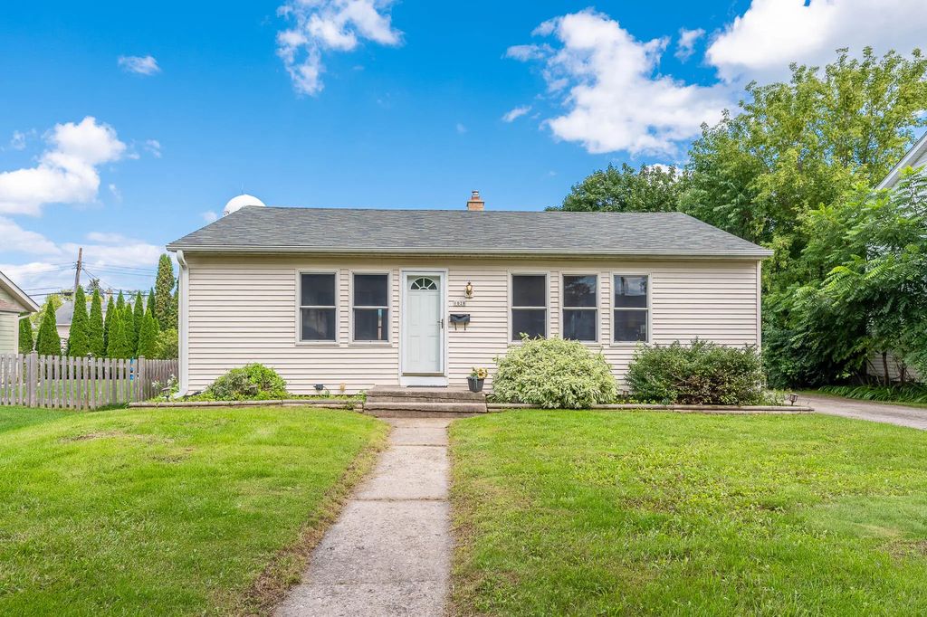 1028 8th Ave, Grafton
