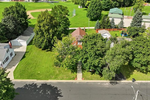 414 Grove St, Sullivan