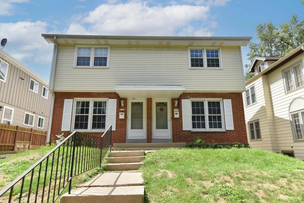 2109 N 70th St 2111, Wauwatosa