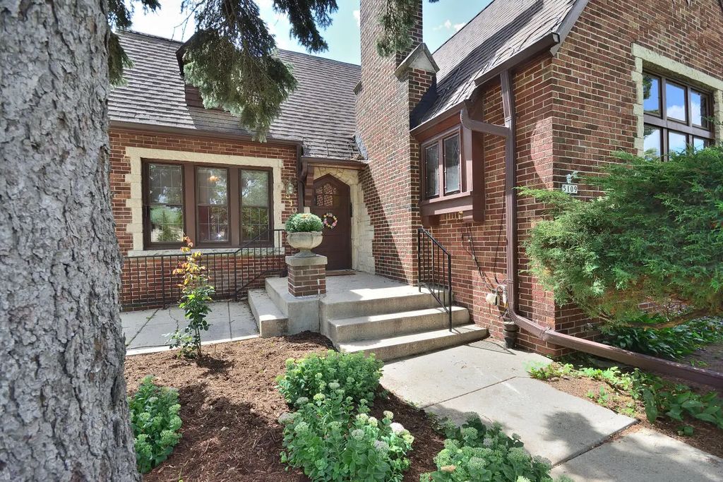 5109 W Washington Blvd, Milwaukee