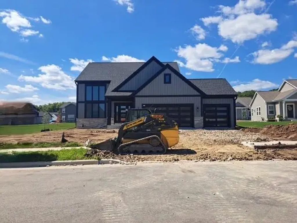759 Hummingbird Ct, Grafton