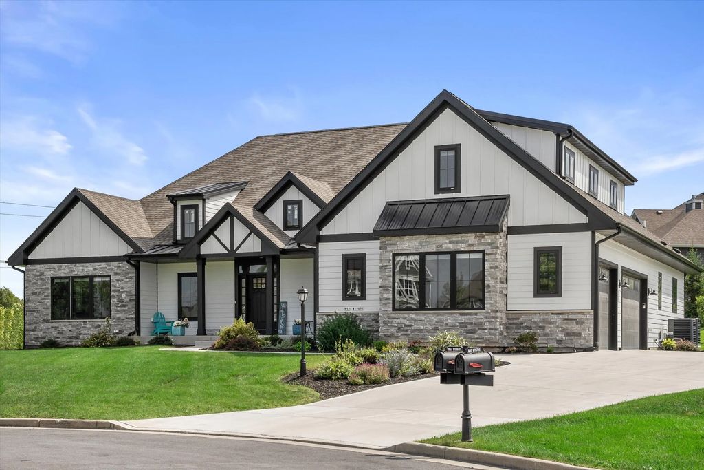 N57w19691 Holly Ct, Menomonee Falls