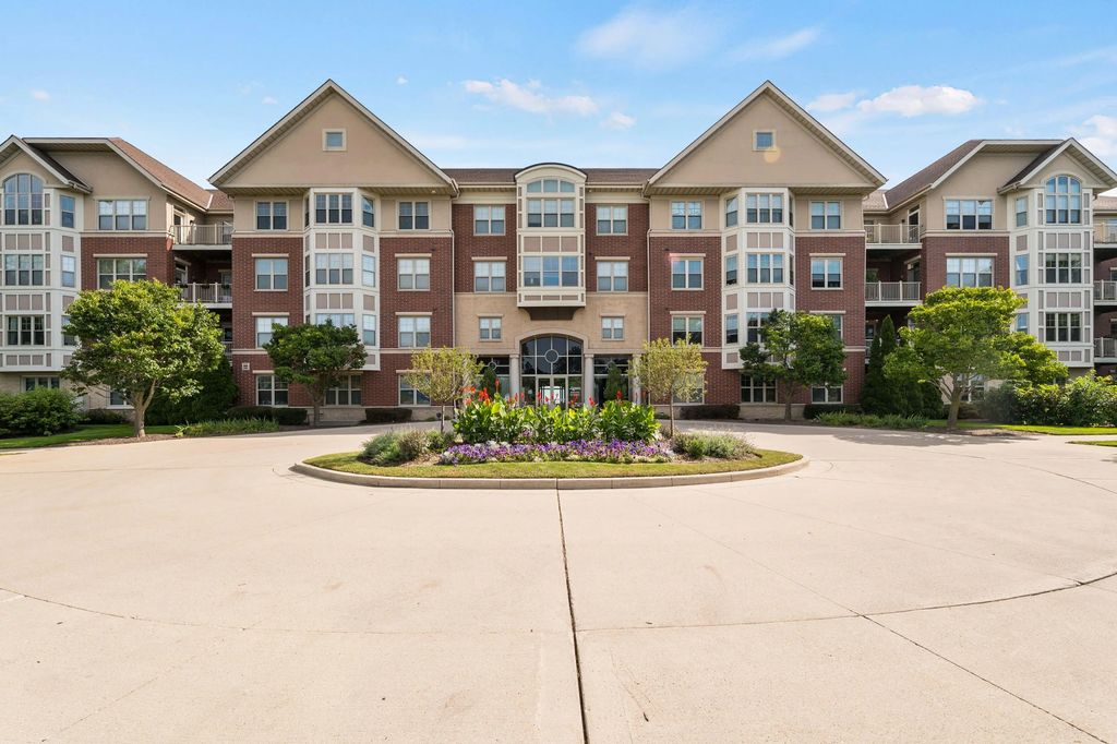 4120 S Lake Dr 351, Saint Francis