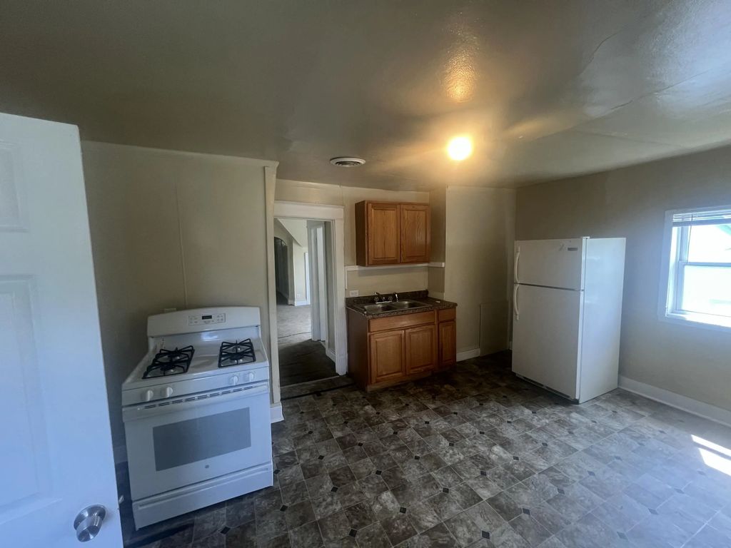 2555a N 16th St, Milwaukee