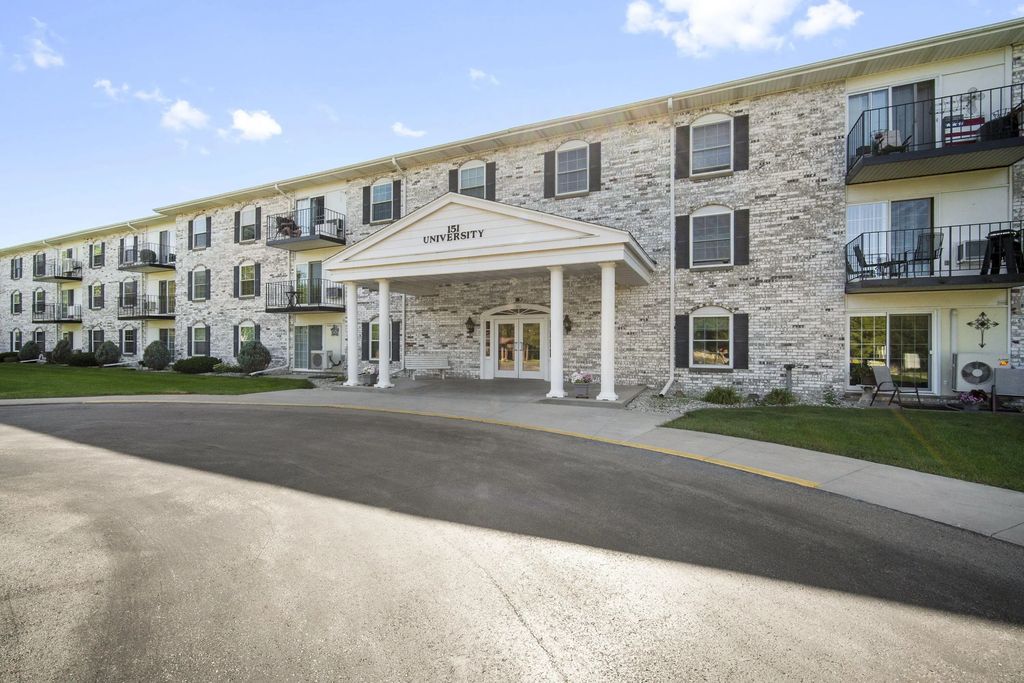 151 N University Dr 112, West Bend