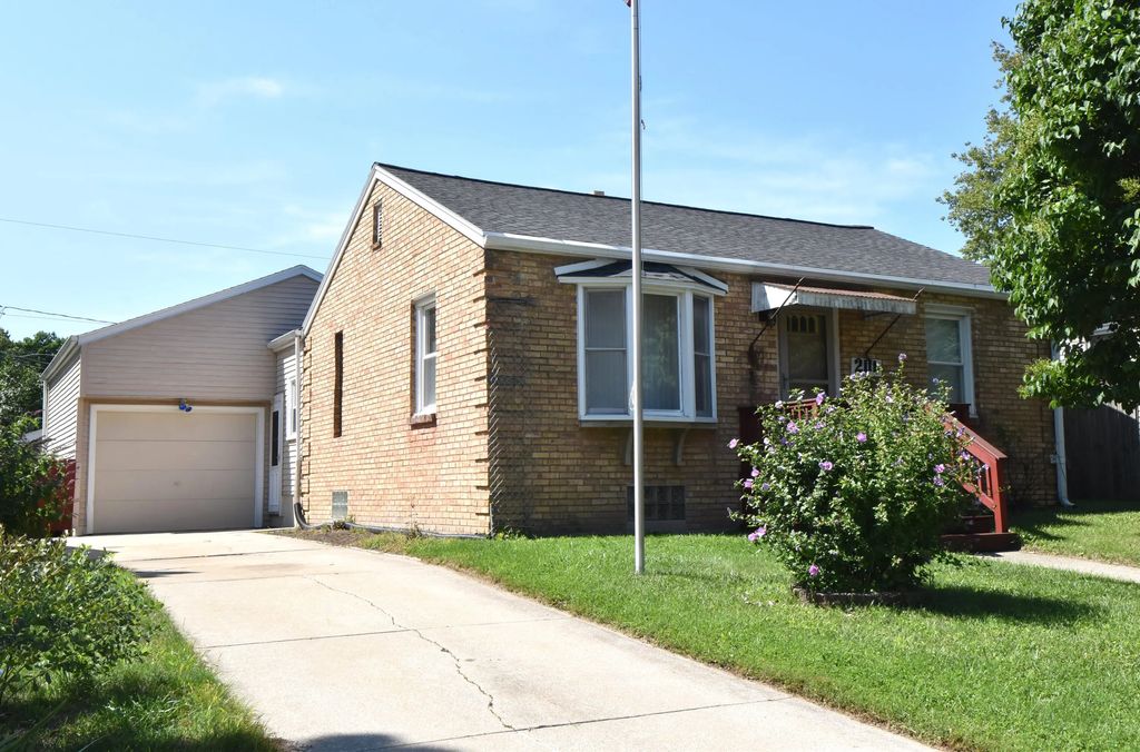 206 Belmont Ave, Racine