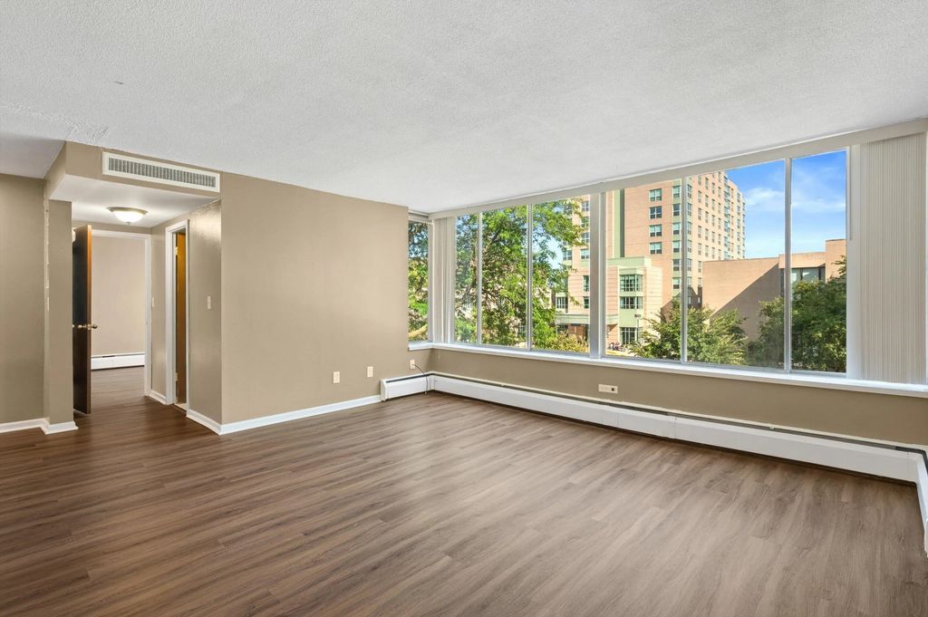 1409 N Prospect Ave 302, Milwaukee