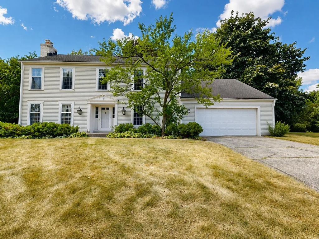 18075 Whippletree Ct, Brookfield