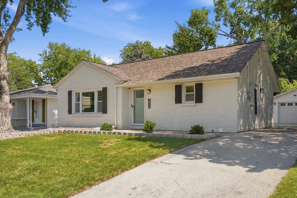3430 N Mayfair Rd, Wauwatosa