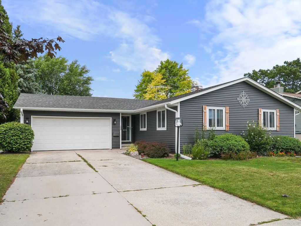 1668 Atlanta Cir, Manitowoc