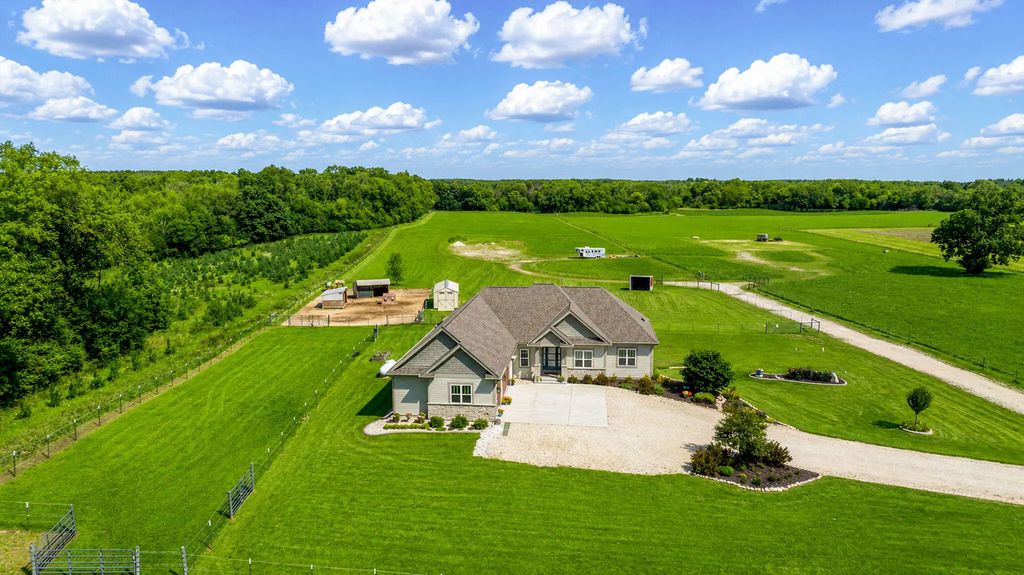 S75w35724 Wilton Rd, Eagle