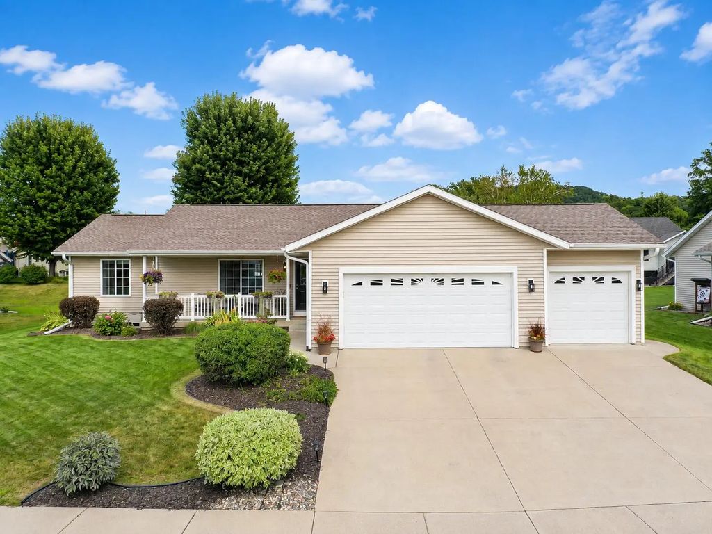 1909 Viking Ave, Holmen