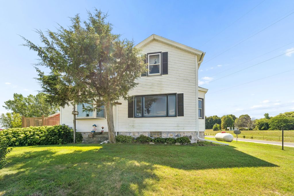W1597 Foundry Rd, New Holstein