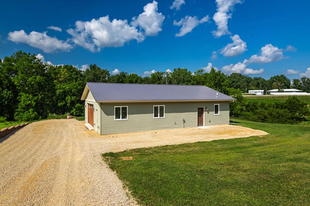 W3611 Cemetery Ln, Greenfield