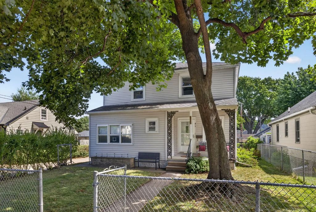 821 20th St S, La Crosse