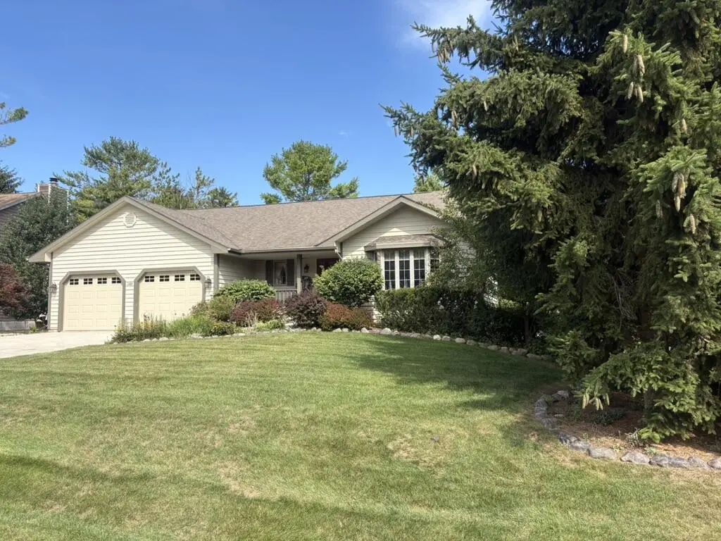 3989 Arrowhead Ct, Sheboygan